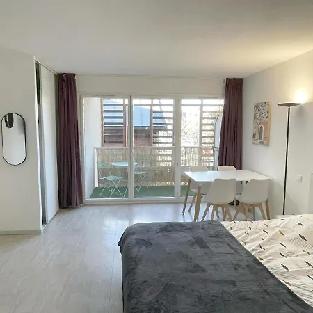 Near Train Station And Sanctuary Apartment *