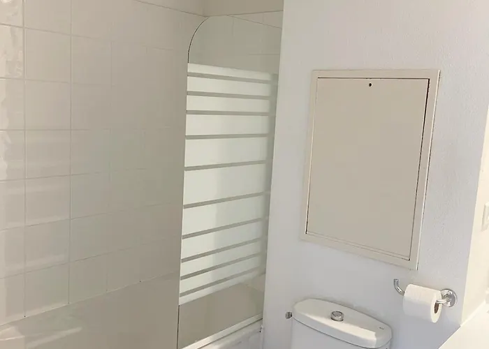 Near Train Station And Sanctuary * ルルド